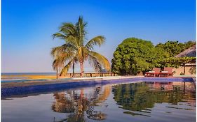 Blue Waters By Serendib Hotel Salima Malawi